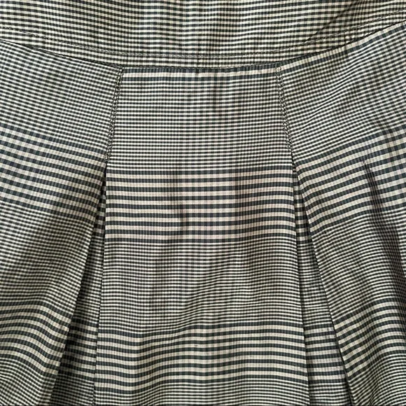 Gunex bubble hem brown glenn plaid pleated skirt. Made in Italy. Size 6. - Picture 4 of 5